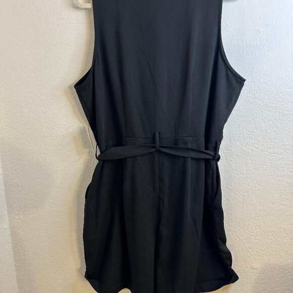 Black Tank Sleeve Romper with Tie Detail Size XL by Express NWT - Picture 5 of 6